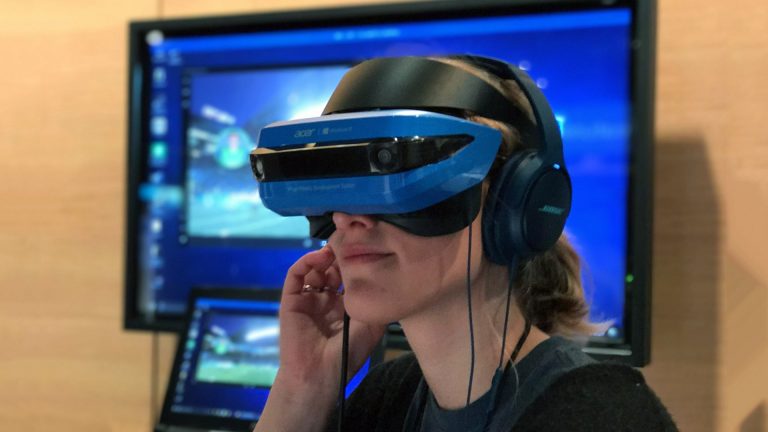 acer-windows-vr-mixed-reality-headset-768x432[1].jpg