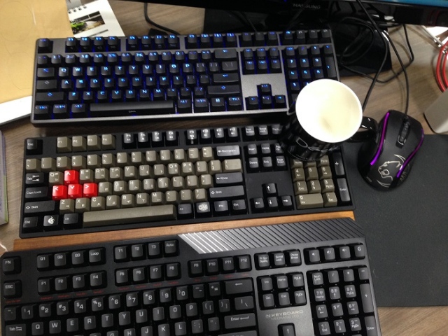 image.jpeg : 제 컴퓨터 입니다