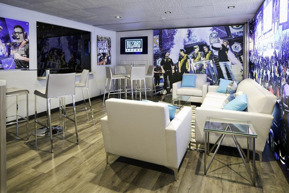 Blizzard_Arena_Los_Angeles_-_Guest_Lounge_25-1200x800.jpg